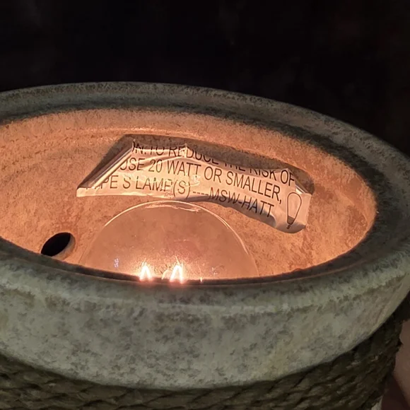 Scentsy Hatteras Mid Size Wax Warmer Light 6 Scent Bars Included - Picture 12 of 14